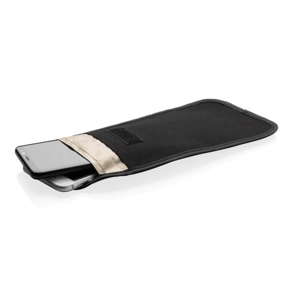 Phone Case With Signal Blocking And Anti-Radiation
