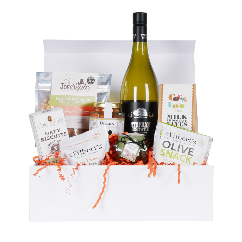 Splendid Snacks With English Wine